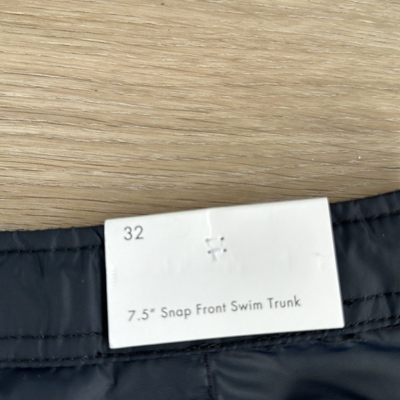 Onia Charles 7" Swim Trunk - Picture 8 of 9